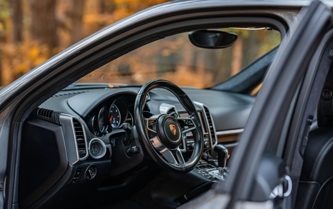 Porsche Cayenne cena 199900 przebieg: 126000, rok produkcji 2015 z Szczecin małe 497